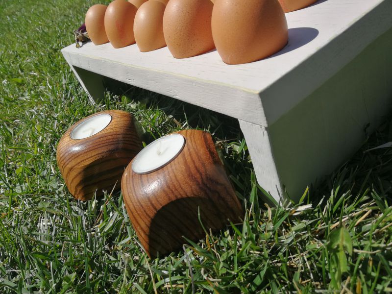 Suport din lemn pentru ouă